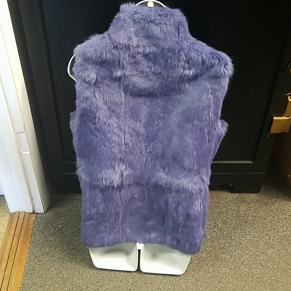 Express Rabbit Fur Vest - Picture 3 of 7